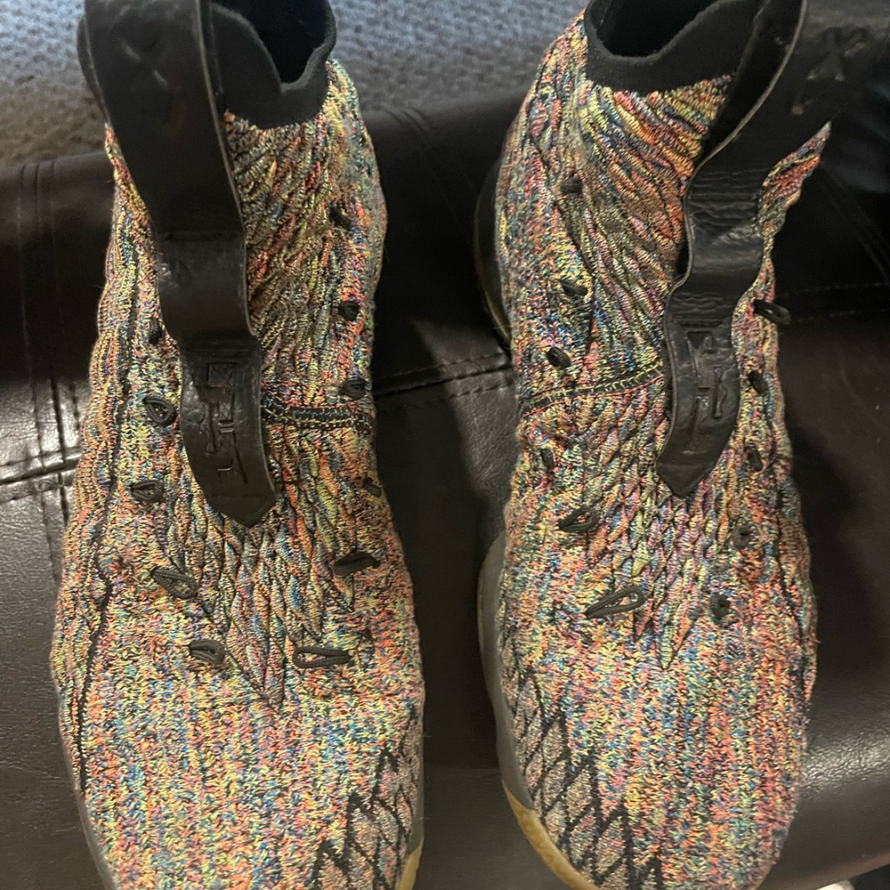 Lebrun 15 multicolor basketball shoes